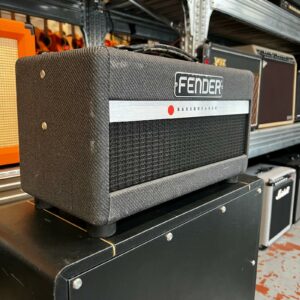 FENDER – BASSBREAKER 007