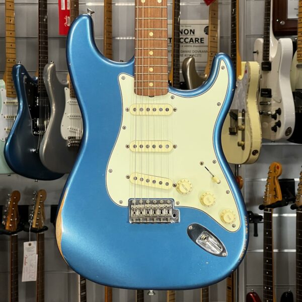 FENDER - ROAD WORN STRATOCASTER VINTERA 60S PF LAKE PLACID BLUE
