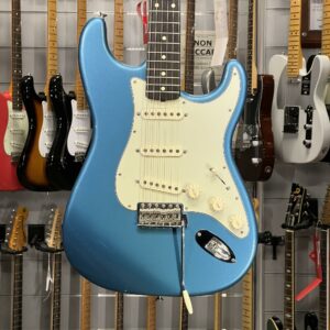 FENDER – CLASSIC 60 STRATOCASTER LAKE PLACID BLUE RW