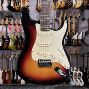 FENDER – STRATOCASTER AMERICAN DELUXE SUNBURST