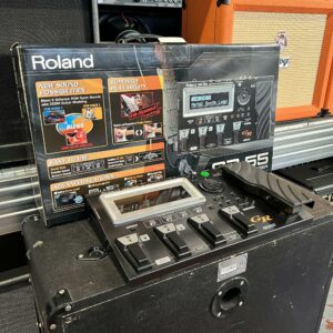 ROLAND – GR55 BLACK GUITAR SYNTHESIZER + GK3