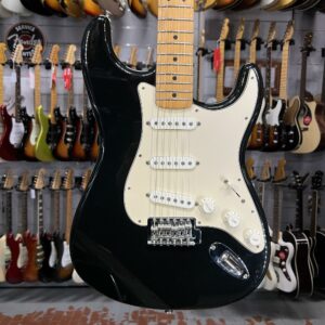 MARCA FENDER – STRATOCASTER STANDARD MEX BLACK MN + BAG