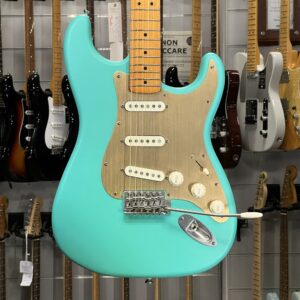 SQUIER – STRATOCASTER 40TH ANNIVERSARY SATIN SEA FOAM GREEN