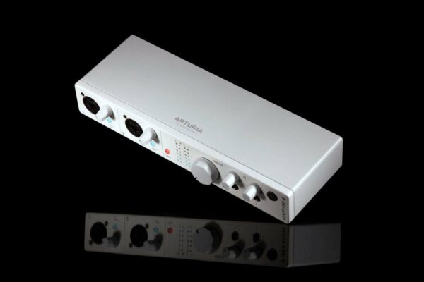 ARTURIA MiniFuse 4 White - Spedizione Gratuita - Pronta Consegna