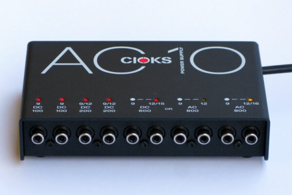 CIOKS AC-10 ALIMENTATORE MULTIPLO PER PEDALINI  AC10