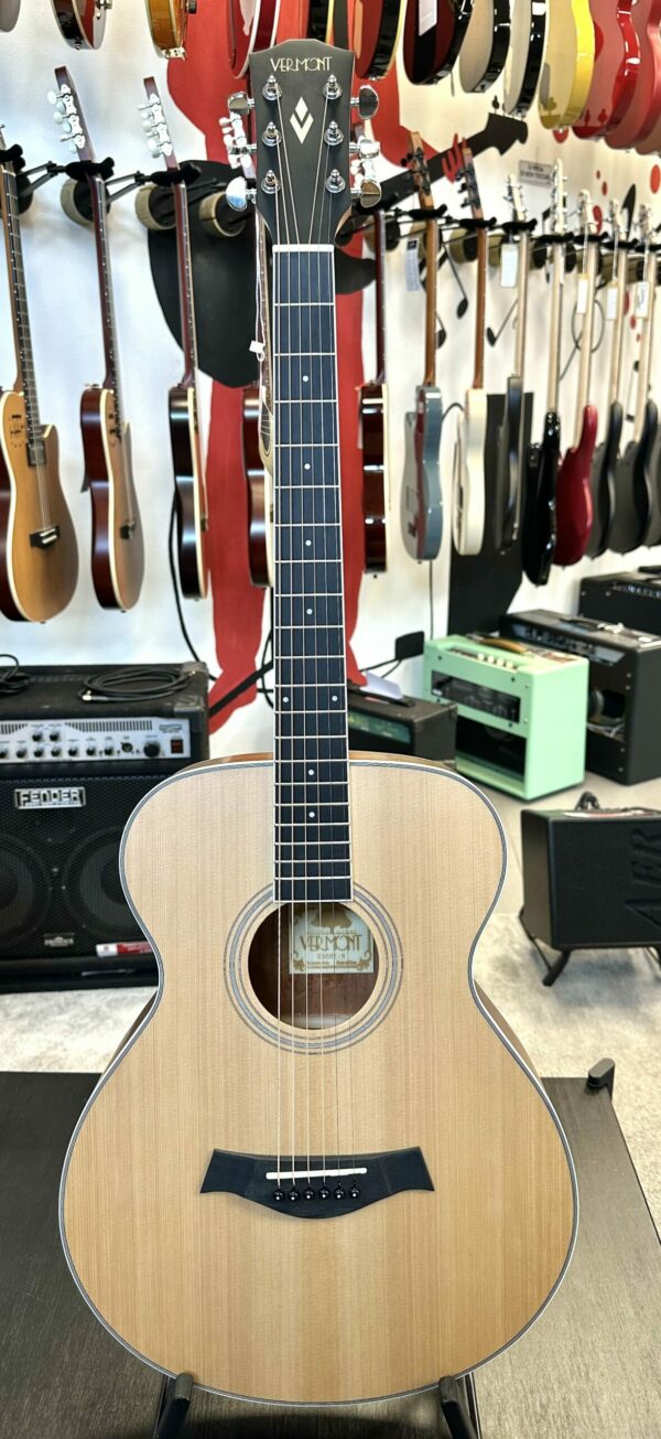 VERMONT D200CE-N CHITARRA ACUSTICA DREADNOUGHT SOLID TOP ELETTRIFICATA CON BORSA