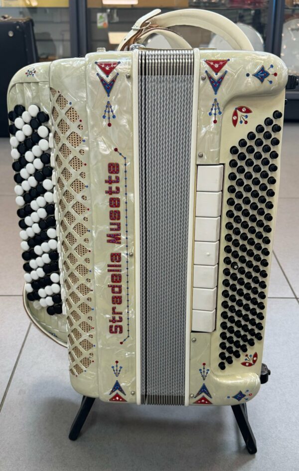 STRADELLA MUSETTE FISARMONICA CROMATICA 120 BASSI CON ASTUCCIO OCCASIONE USATO IN GARANZIA 12 MESI
