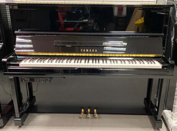 YAMAHA  U10A PIANOFORTE ACUSTICO VERTICALE 121 CM COLORE NERO RIGENERATO CON SISTEMA SILENT TECHNICS