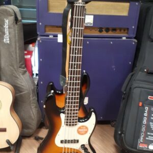 Squier affinity series jazz bass v (5-string) bsb usato