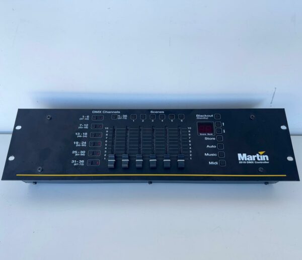 MARTIN 2518 DMX CONTROLLER CENTRALINA LUCI DMX 72 CANALI SU 6 SLIDER 30 BANCHI X 6 SCENE PROGRAMMABILI USATO