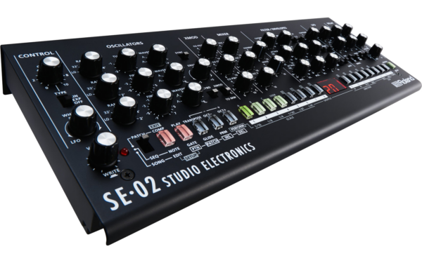 Roland se-02 analog synthesizer boutique
