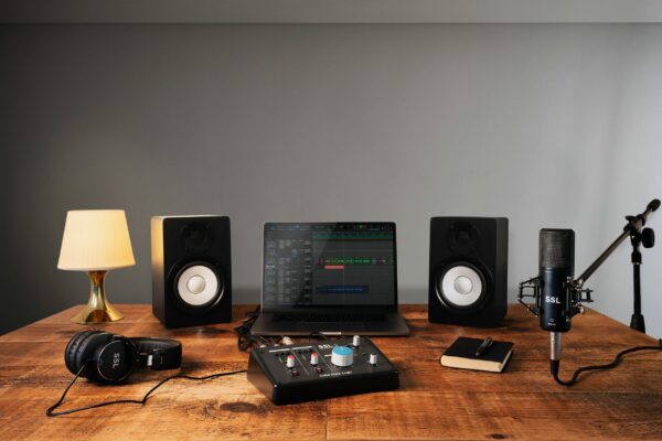 SOLID STATE LOGIC SSL 2+ RECORDING PACK