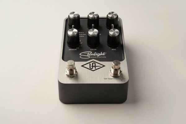 UNIVERSAL AUDIO UAFX STARLIGHT ECHO STATION STEREO DELAY PEDAL