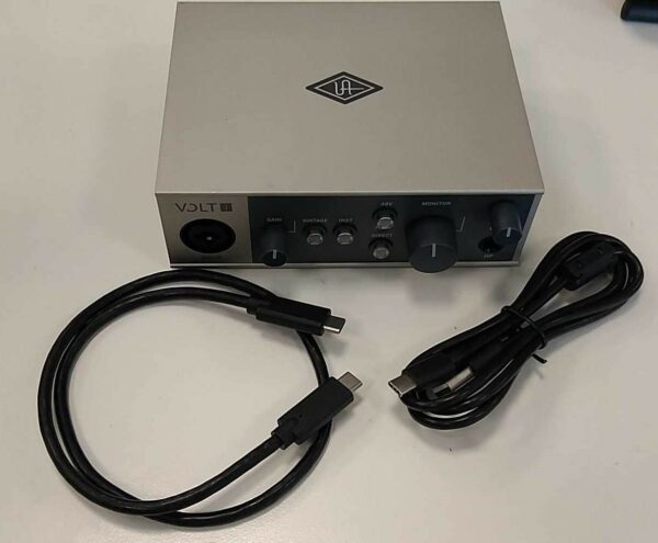 Universal audio volt 1 usato con vintage mic preamp