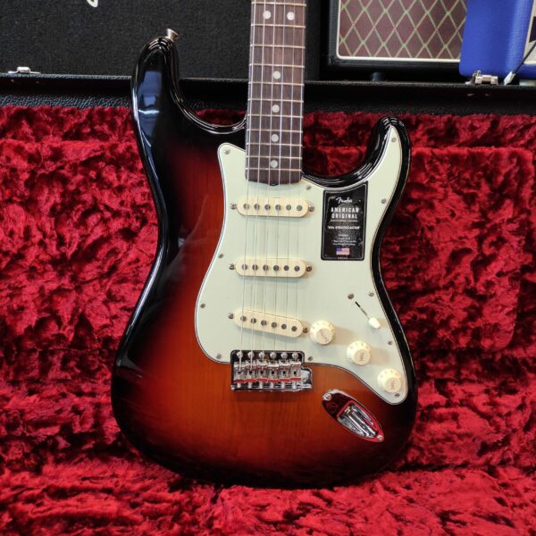 FENDER American Original &apos;60s Stratocaster 3-Color Sunburst