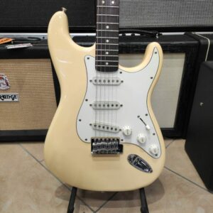 SQUIER Vintage Modified &apos;70s Stratocaster Vintage White – MODIFICATA – USATO IN GARANZIA –
