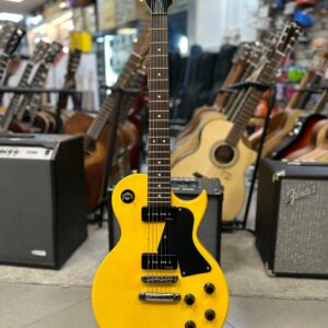 CHITARRA ELETTRICA TV YELLOW  VINTAGE V132 REISSUED OCCASIONE USATA IN GARANZIA 12 MESI